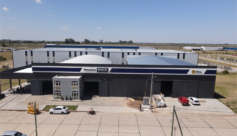 Vista exterior del Performance Center PyL Neumáticos Truck Center Villa María